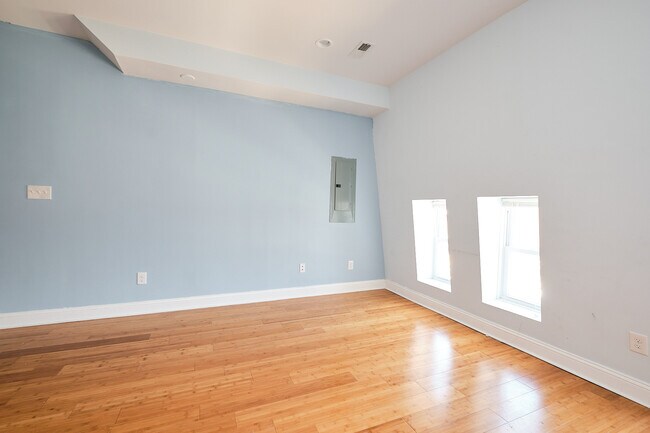 Foto del edificio - 1305 H St NE