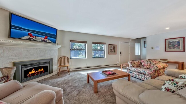 Building Photo - Well appointed, super clean condo - furnis...
