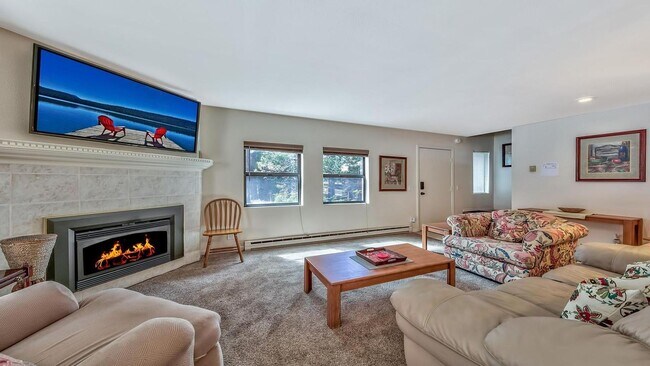 Foto del edificio - Well appointed, super clean condo - furnis...