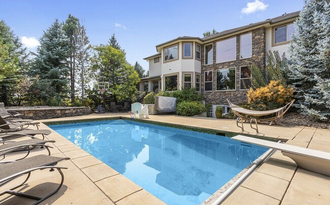 Backyard Oasis - 502 Stardance Way