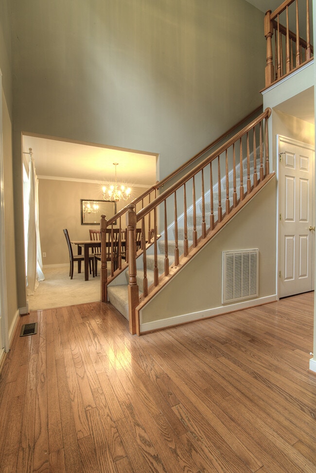 Building Photo - Large 3 Bedroom Home in Glen Allen! ***Available Mid July 2026***