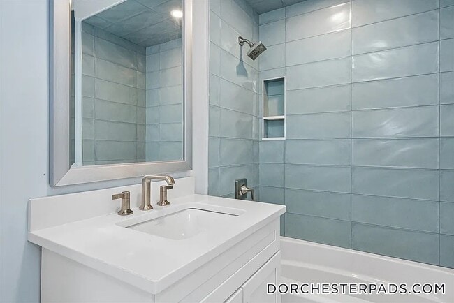 Building Photo - 19 Chase St