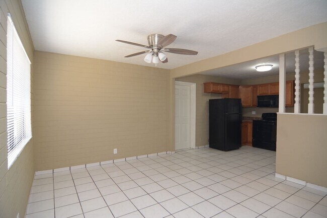 Foto del edificio - Updated 3 Bedroom 1 Bath Home! Central Tucson Location!