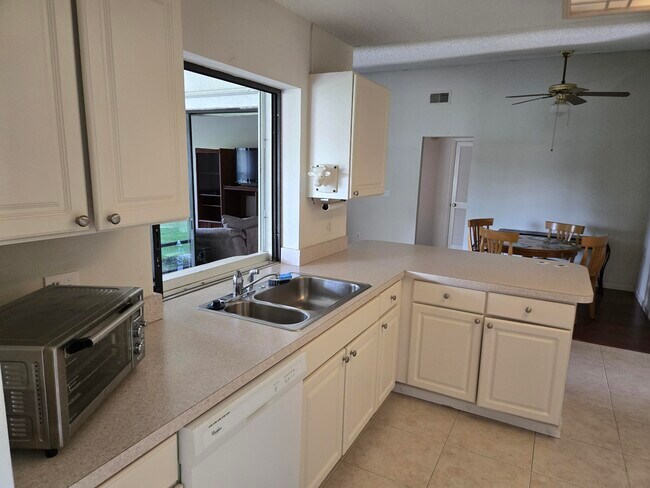 Foto del edificio - 1120 SE Palm Beach Rd