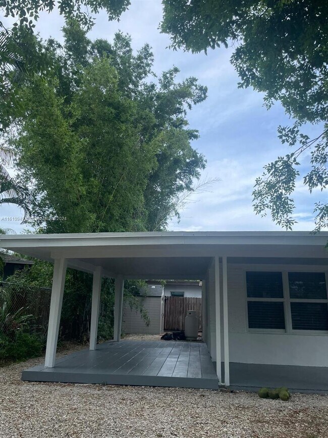 Building Photo - 1132 NW 2nd Ave