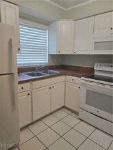 Building Photo - 3707 SE 15th Pl