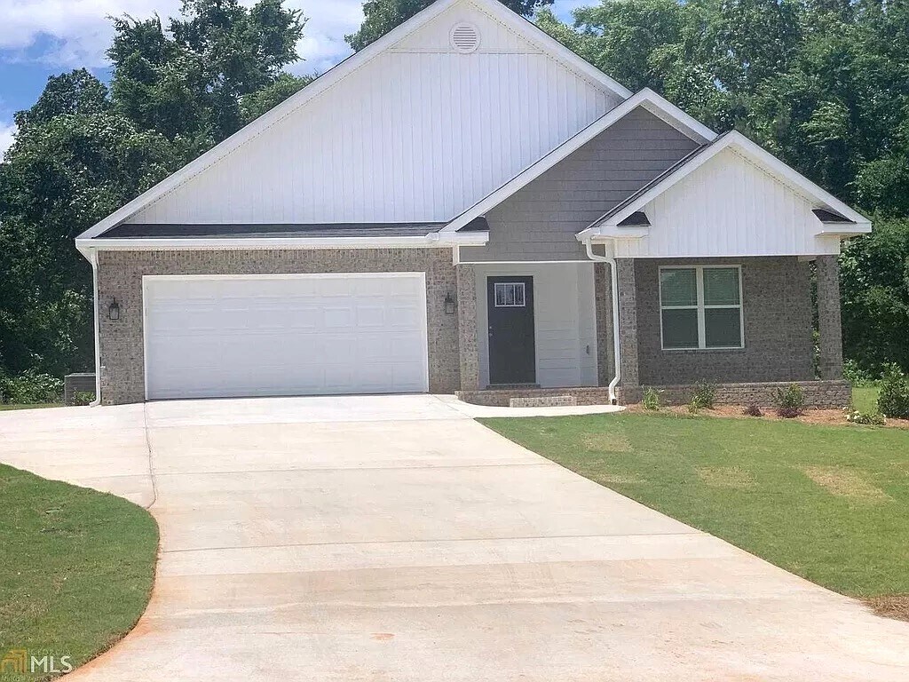 155 Hawks Rdg Trce, Byron, GA 31008 House Rental in Byron, GA