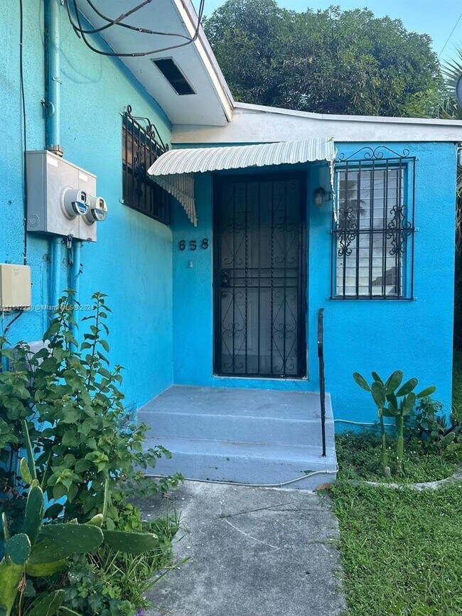 Building Photo - 658 NW 56th St