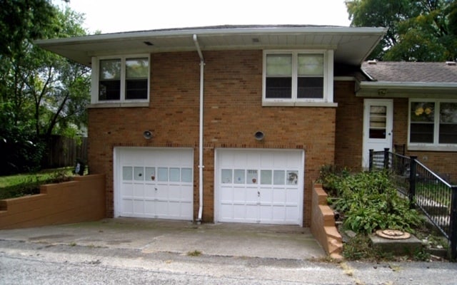 Building Photo - 6245 Moraine Ave