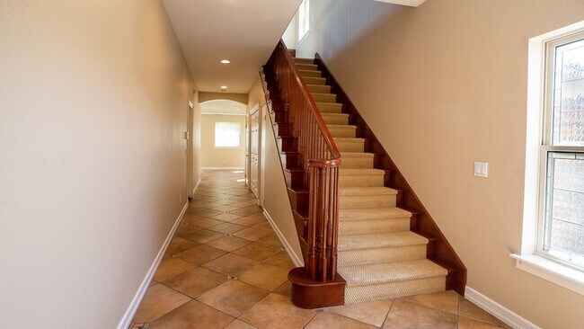 Foto del edificio - Huge Bay Front 3 Bed 2.5 Bath