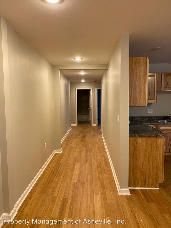 Building Photo - 330 3rd Ave W