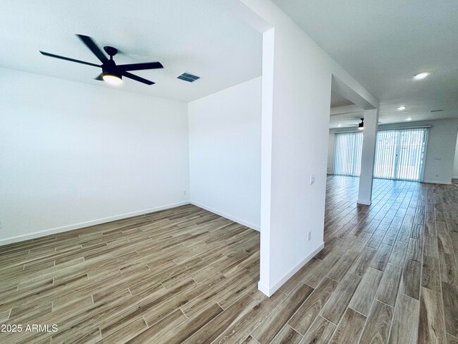 Building Photo - 15357 W Cottontail Ln