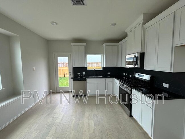 Building Photo - 27978 Western Crk Ct