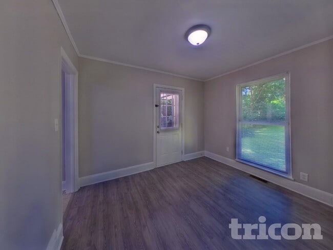 Building Photo - 5530 Wedgewood Dr