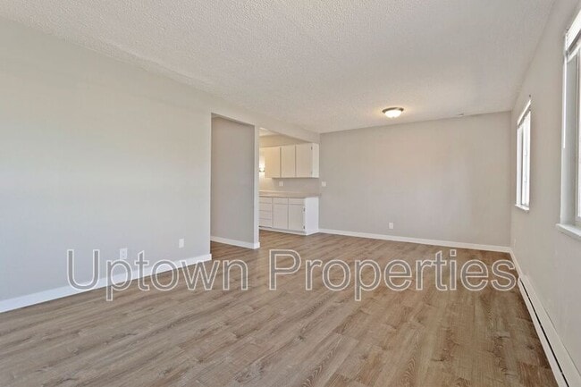 Foto del edificio - 2606 NE Lombard St