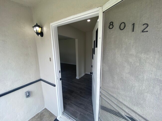Foto del edificio - 8012 Emerson Plz