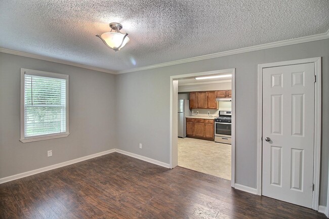 Building Photo - 287 S Rowlett St