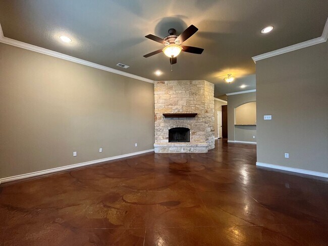 Foto del edificio - 4 Bedroom Single Family Home:  Available Now!
