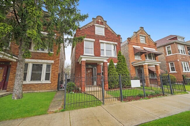 Building - 4440 S Campbell Ave