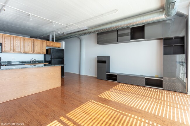 Building Photo - 1524 S Sangamon St