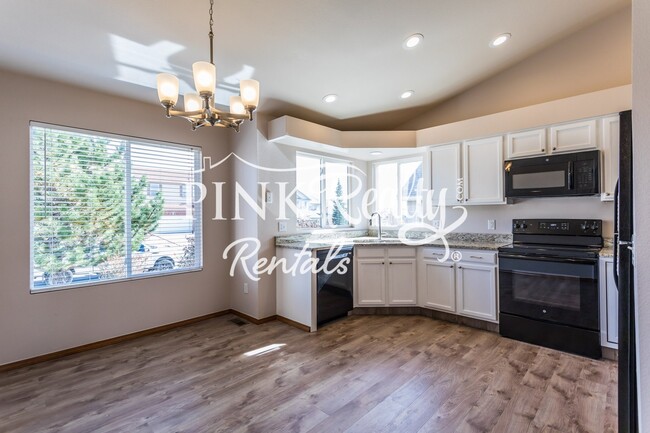 Foto del edificio - 15580 Candle Creek Dr