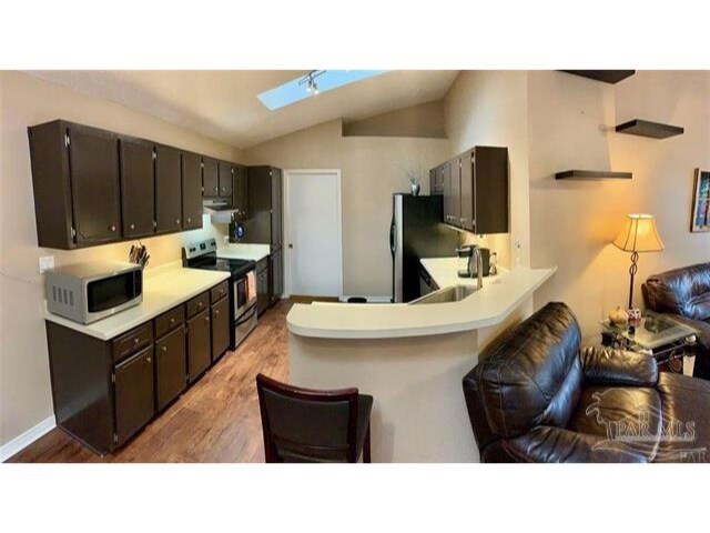 Foto del edificio - 2060 Cambridge Cir