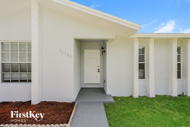 Foto del edificio - 16905 SW 106th Ct