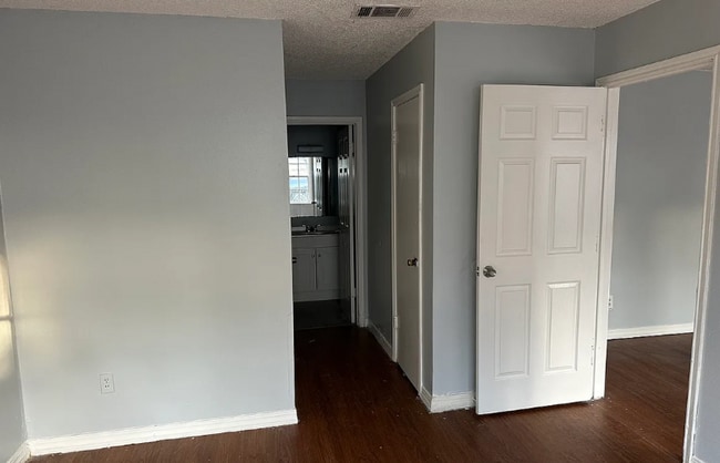 Foto del edificio - 222 Marigny Cir