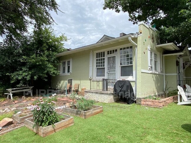 Building Photo - 3603 E 16th Ave