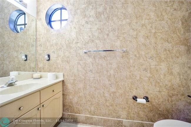 Building Photo - 1714 Shoreside Cir