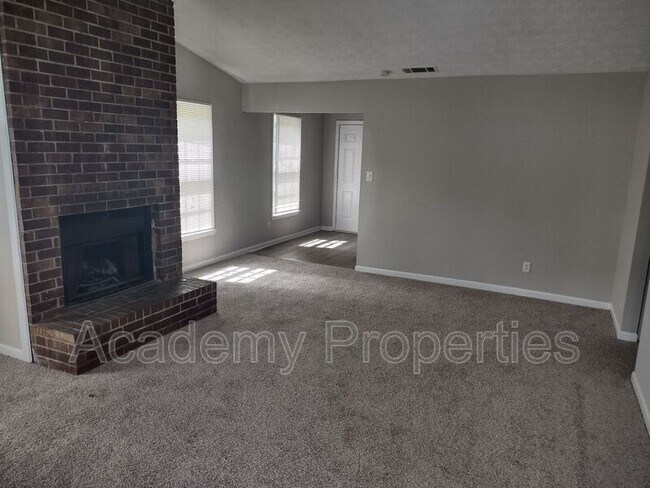 Foto del edificio - 613 Morton Ct