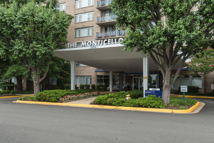Monticello at Southern Towers