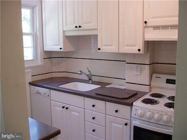 Foto del edificio - 111 Plant Ave