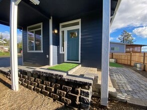 Building Photo - 439 Wall St