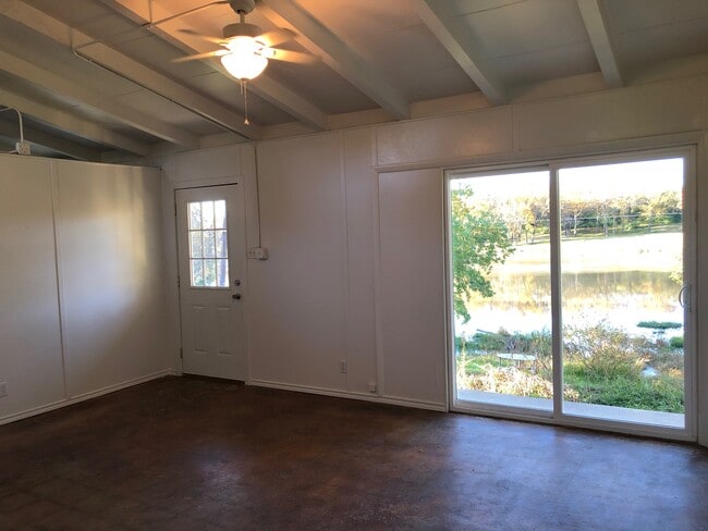 Livingroom - 5229 Curzon Ave