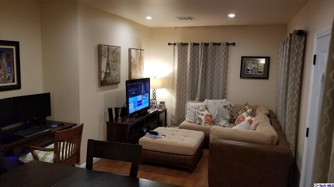 Building Photo - 410 N Adams St