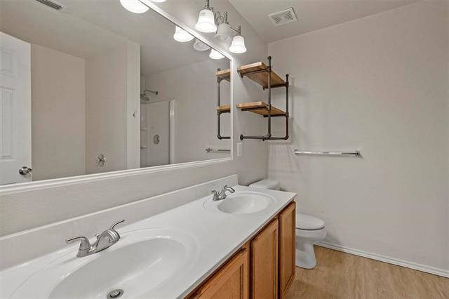 Foto del edificio - 13139 Ambrose Dr