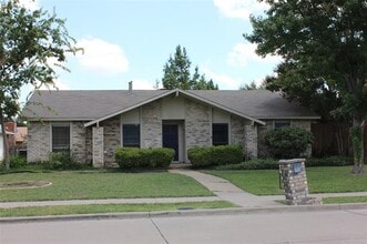 Building Photo - 6202 Zanes Ct