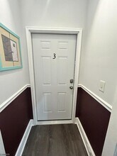 Building Photo - 142 Mapes Ave