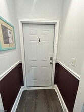 Building Photo - 142 Mapes Ave