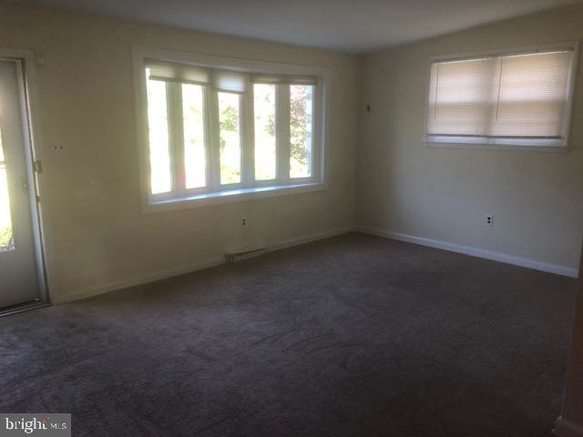 Foto del edificio - 553 Wanamaker Rd