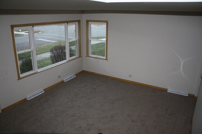 Foto del edificio - 738 Barnsdale Rd