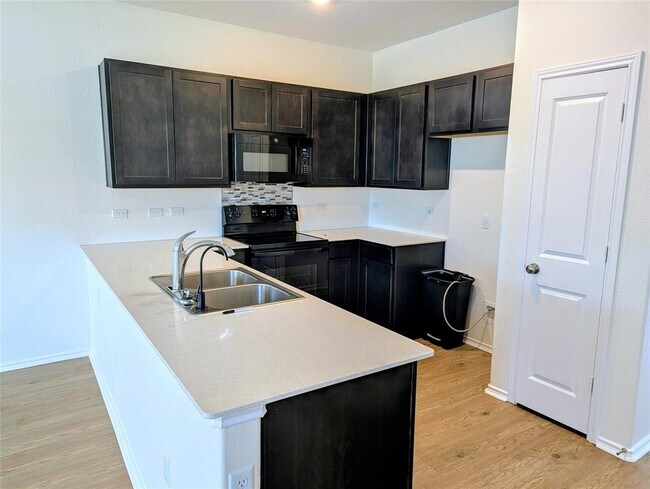 Building Photo - 1112 Minnow Ln