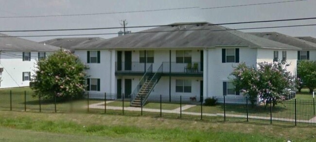 700 E Martin Luther King Jr Dr, Greenwood, MS 38930 - Room for Rent in ...