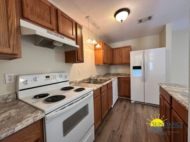 Foto del edificio - Updated 2 Bedroom Townhouse in Fort Walton...