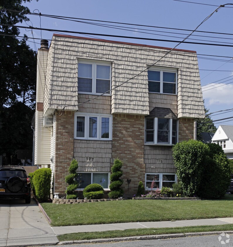 Building Photo - 70 Mundy Ave