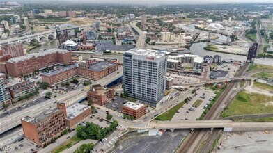 Building Photo - 1133 W 9th St