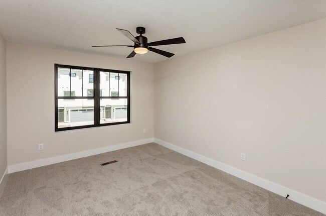 Building Photo - Southwest Prairie Trail Townhomes - 3 Bed ...