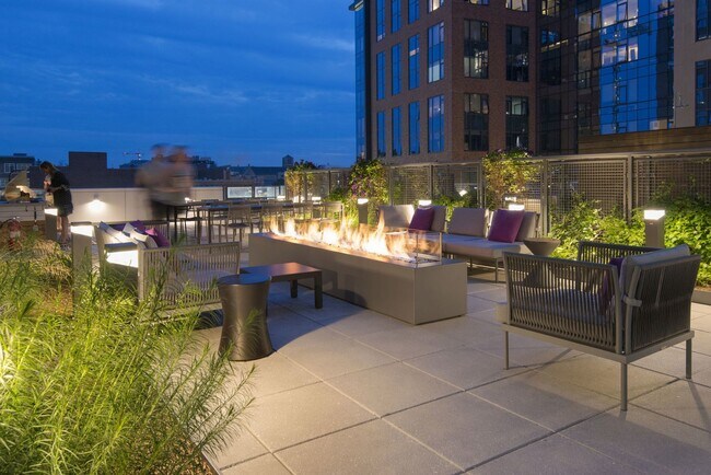 Building Photo - Penthouse luxury 1 bedroom located in the ...