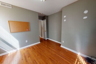 Building Photo - 1812 W Berks St